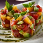 Tartar de Tomate, Melocotón y Aguacate con Vinagreta de Albahaca: Un Estallido de Sabor Veraniego 4 Tartar de Tomate, Melocotón y Aguacate con Vinagreta de Albahaca