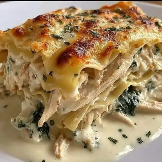 Lasaña Cremosa con Pollo y Espinacas