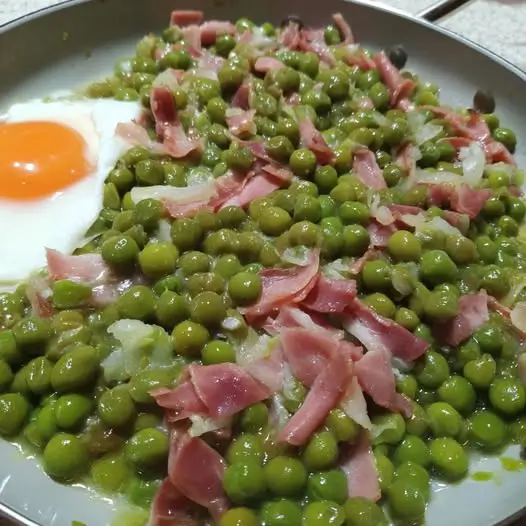 Guisantes con Jamón: Un Plato Clásico y Sabroso