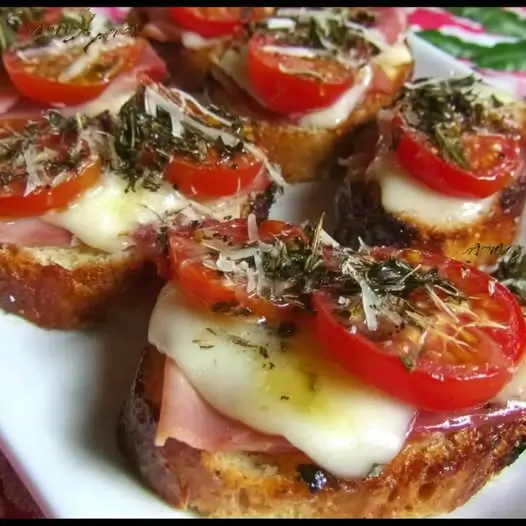 Montaditos Rápidos: El Aperitivo Perfecto en 15 Minutos