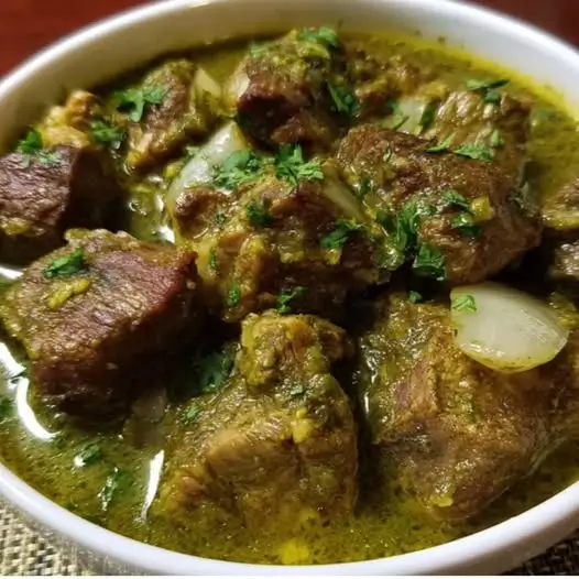 Cerdo en Salsa Verde: Un Plato Vibrante y Lleno de Tradición Mexicana