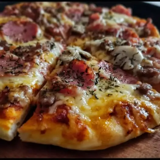 Pizza Casera en Sartén: Rápida, Crujiente y Lista en Minutos