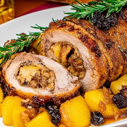 Lomo de Cerdo Glaseado Navideño con Frutos Secos : ¡Una Pieza Central Irresistible!