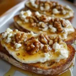 Tostadas de Pan Integral con Queso de Cabra, Miel y Nueces